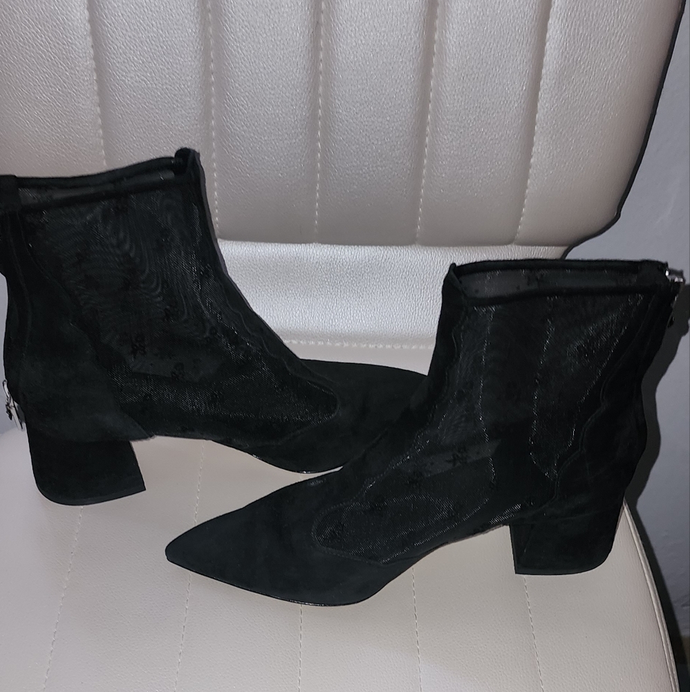 Boots - Picture 9 of 9